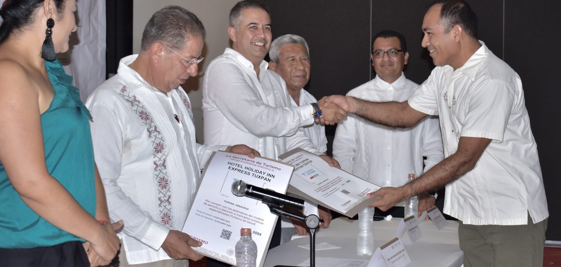 ENTREGA CERTIFICADOS Y SELLOS TUXPAN 2 1140x544 1