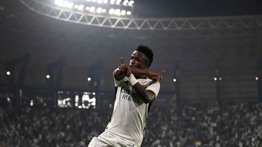 Vinícius Jr. celebra tras anotar gol con el Real Madrid al Barcelona en la Supercopa española EFE/EPA/STR