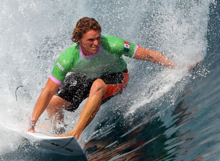 Alan Cleland volvió a dar cátedra sobre las olas de Tahití, para avanzar a los octavos de final del torneo olímpico. Luego de un sólido comienzo el sábado, el surfista mexicano mantuvo este ritmo prometedor un día después.