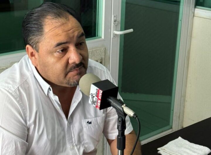 El diputado local electo por el Distrito 23 de Cosamaloapan, Felipe Pineda Barradas esta mañana en la radio local denunció públicamente al alcalde Tavo Sentíes y su primo Tavín Hernández, quienes lo amenazaron, al igual que a un cercano colaborador, subrayando que le manifestaron que no podía ni transitar por la ciudad de Cosamaloapan. © Derechos Reservados. RTV Radiotelevisión de Veracruz.