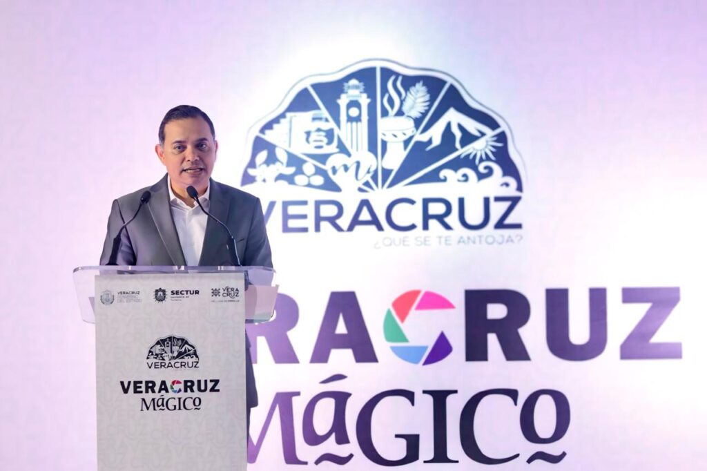 La Secretaría de Turismo del Estado y Radiotelevisión de Veracruz presentaron la serie “Mi Veracruz Mágico” la cual promueve los Pueblos Mágicos, su cultura y tradiciones, comentó el titular de Sectur, Iván Martínez Olvera.