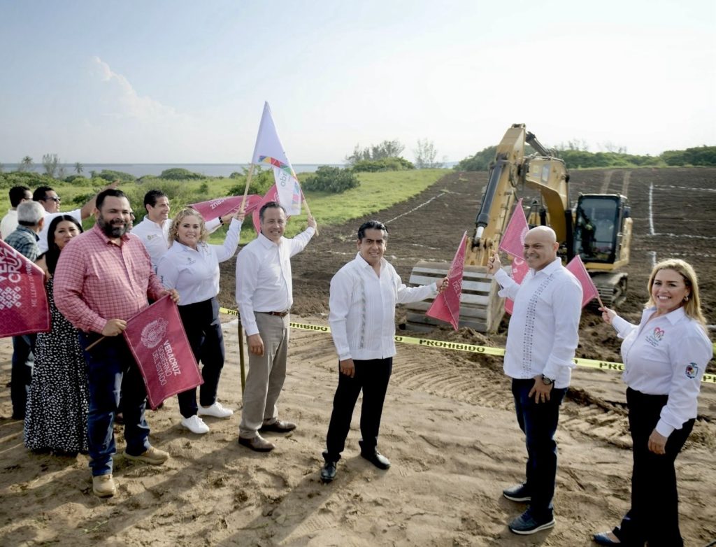 Con una inversión de 63 millones de pesos en su primera etapa arrancó la construcción de las nuevas instalaciones del Instituto Tecnológico Superior de Alvarado (ITSAV) en el predio Las Aneas sobre la carretera federal 180, un compromiso más del gobernador Cuitláhuac García Jiménez por fortalecer la educación en todo el estado © Derechos Reservados. RTV Radiotelevisión de Veracruz. Contenido obtenido de: https://www.masnoticias.mx/inicia-construccion-de-nueva-sede-del-tec-de-alvarado-gobernador-da-banderazo/