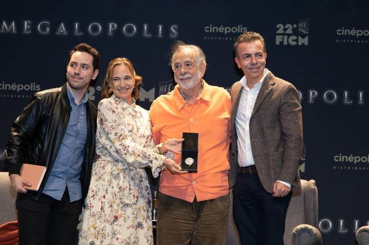 Francis Ford Coppola fue condecorado con la medalla de la Filmoteca UNAM