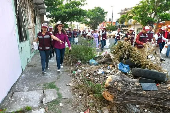 A Rosa María Hernández Espejo a la cabeza en las encuestas del Veracruz Puerto rosamaria basura jpg