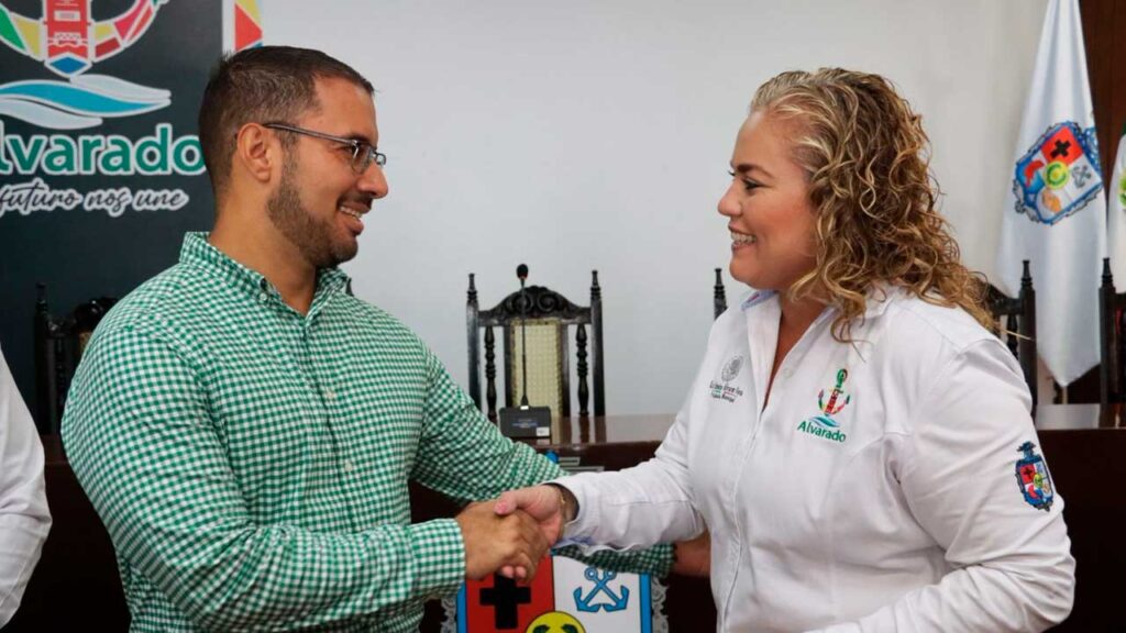 Recibe Cabildo de Alvarado al presidente electo y su planilla 4 8