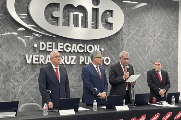 portada nuevo presidente cmic veracruz focus 0.23 min0.06 600 400 590x393 jpg