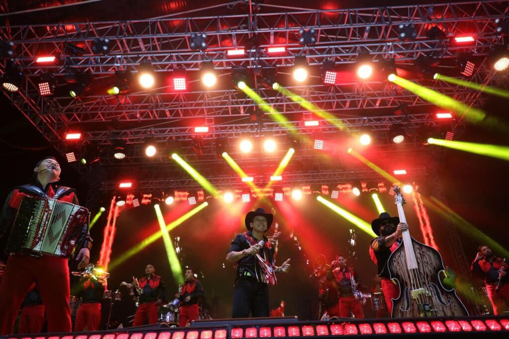 Más de 15 mil personas asistieron al concierto de La Trakalosa en Las Fiestas de Santa Ana IMG 20250728 WA0015