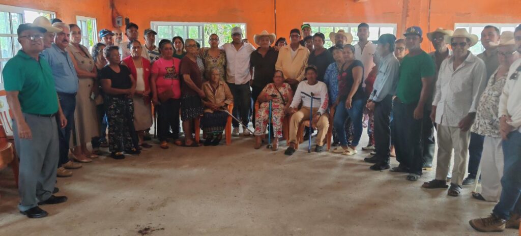 Con los ciudadanos Beto Cobos planea obras para el Nanchal REUNIONDEAMIGOS
