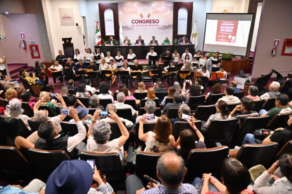 Recibe el Congreso a personas adultas mayores en conversatorio ADULTOS MAYOR3ES