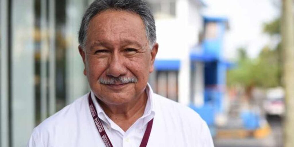 El titular de la Agencia Estatal de Energia de Veracruz Carlos Andres Morales Mar