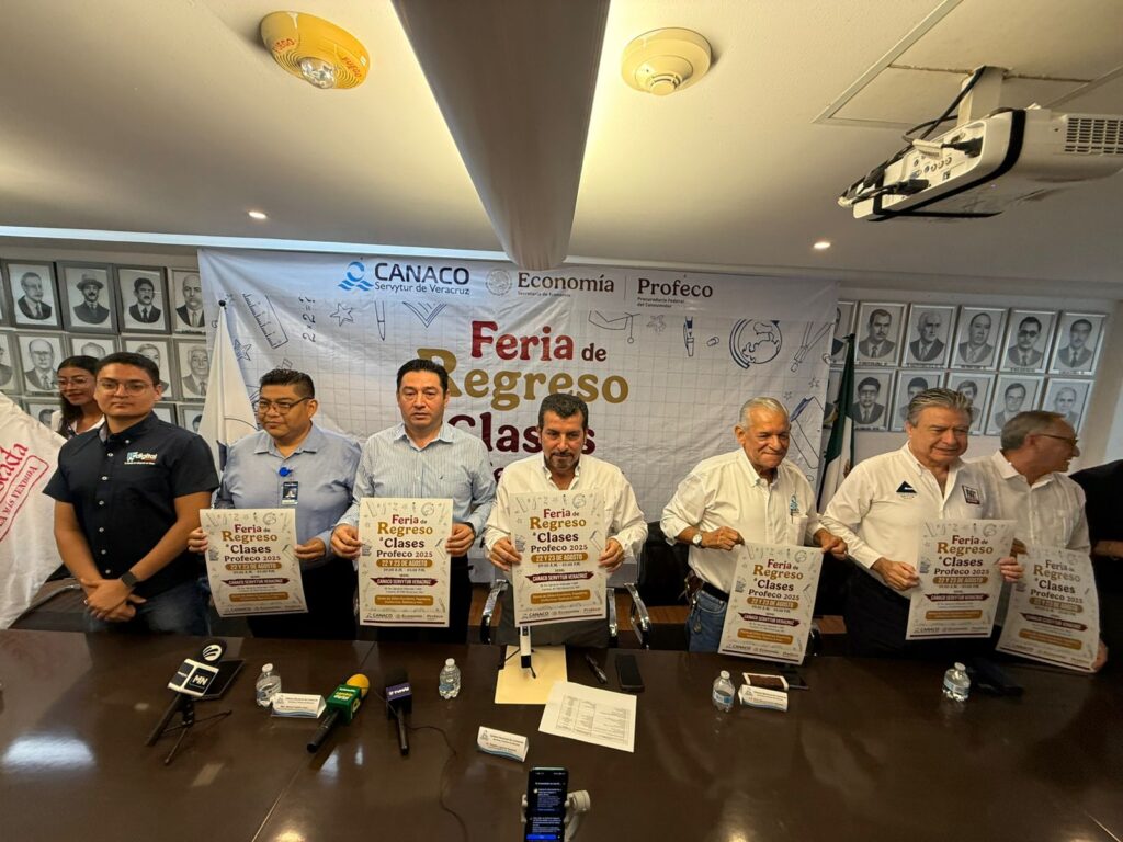 CANACO organiza feria de regreso a clases FERIA DEL REGRESO A CLASES