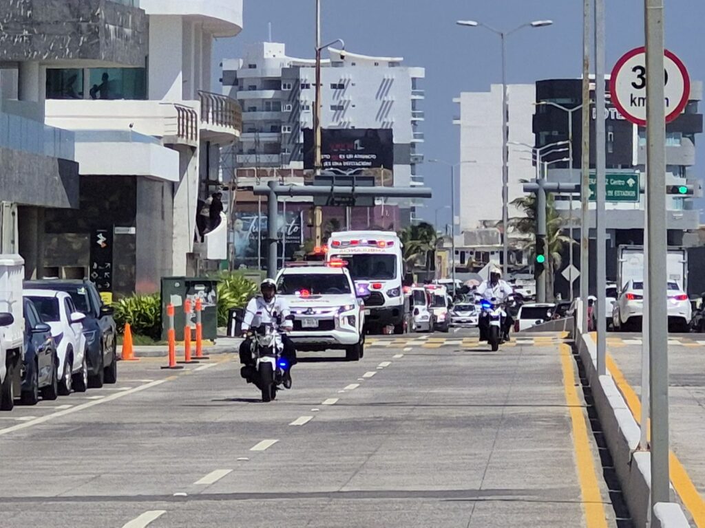Bomberos de Boca del Río inician festejos con desfile previo a su día IMG 20250809 WA0005