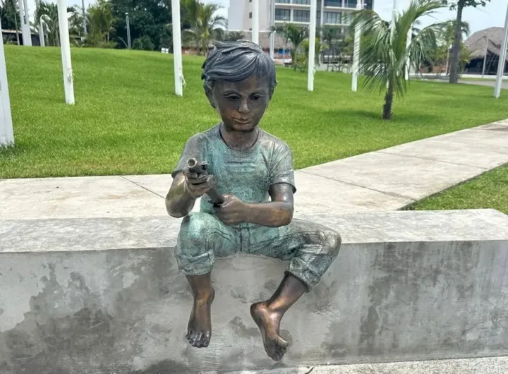 NINO DE BRONCE3