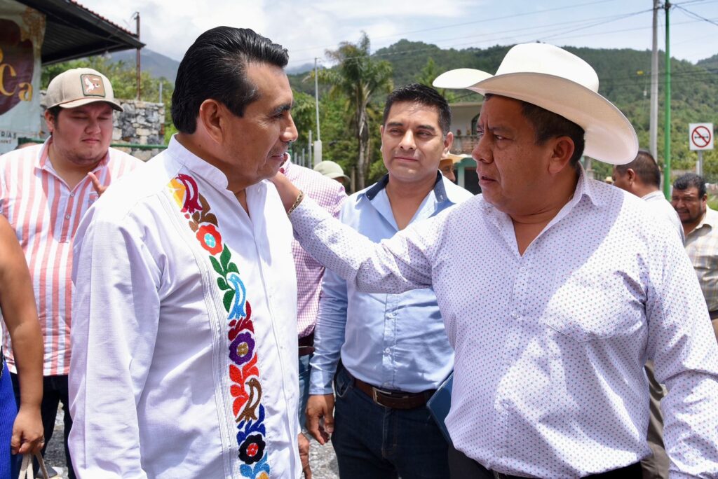 Cambio en Veracruz se consolida con nuevas autoridades municipales: Esteban Bautista NOV01AGOOSTOEBHTEQUILA5