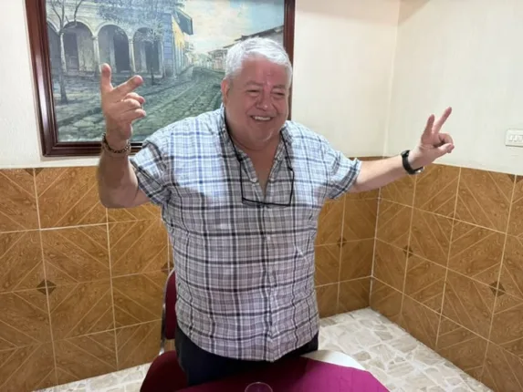 SENADOR POR LA REPUBLICA n 573x430 jpg