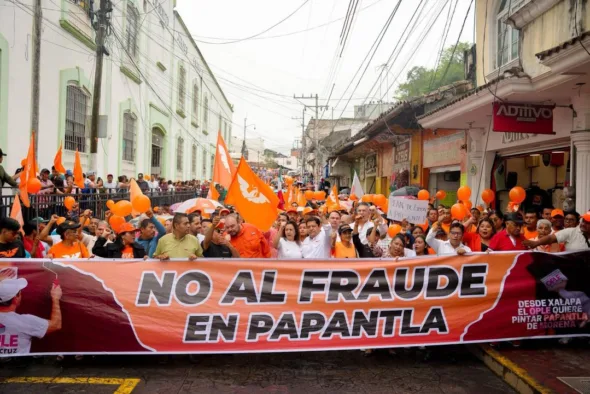 organiza mc marcha en papantla 590x394 jpeg
