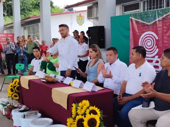 BETO BACHILLERES 573x430 jpg