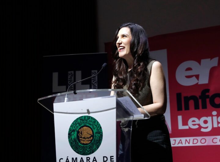 La diputada Kenia Lopez Rabadan presidenta de la Mesa Directiva