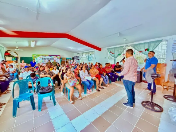 beto cobos cobos cobos 573x430 jpg