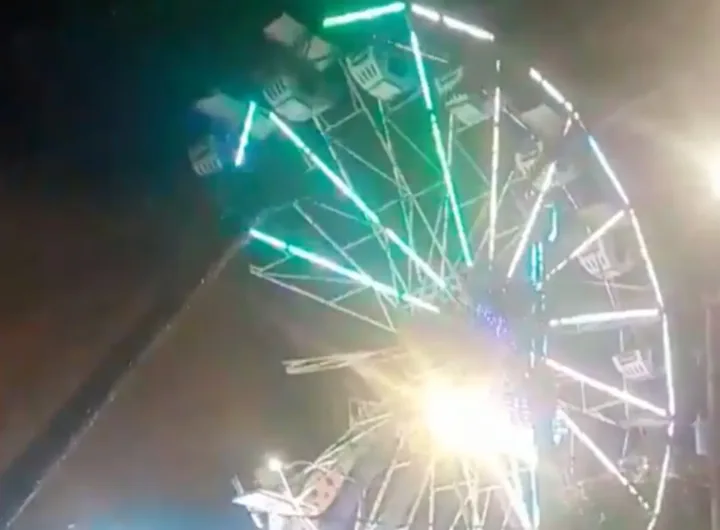 mujer cae rueda fortuna canoa puebla
