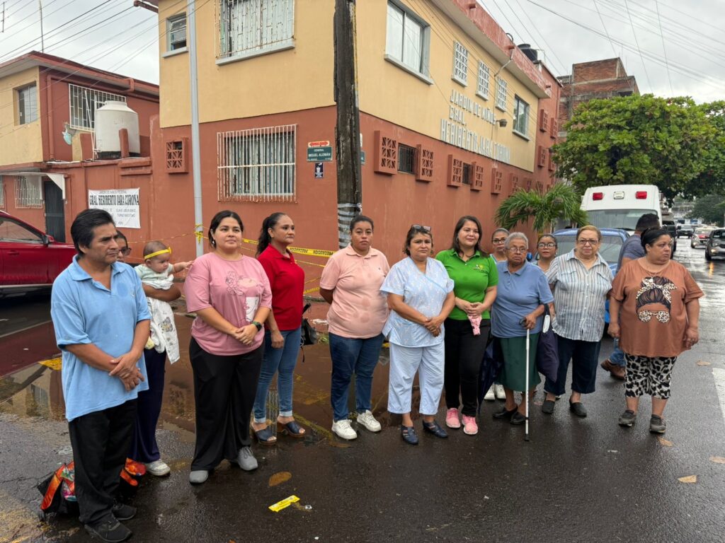 Poste de luz en mal estado pone en riesgo a alumnos de jardín de niños en Veracruz 2e1b6877 5a41 4d5a 8b2d c22371517e52