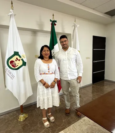 Se reúne Beto Cobos con presidenta del Poder Judicial de Veracruz 571801197 1172868934761742 5910935456099966118 n 374x430 jpg