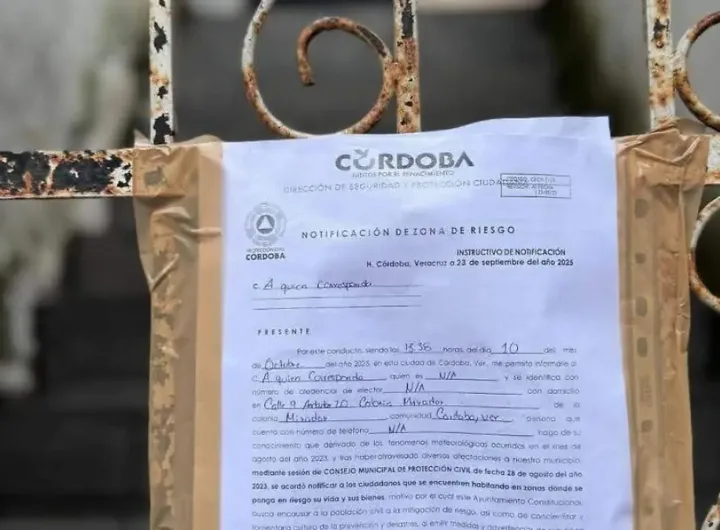 Evacúan a vecinos de la colonia El Mirador en Córdoba por riesgo de deslave CORDOBA