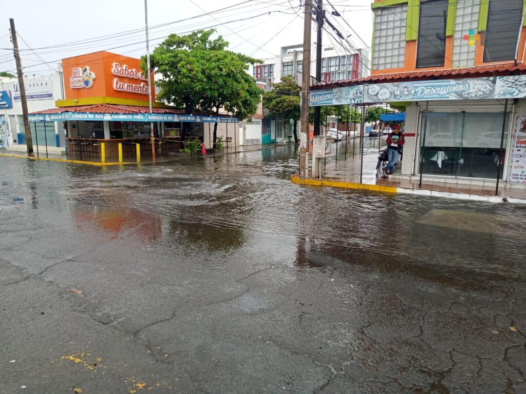Boca del Río con anegamientos en calles y avenidas por lluvias Calle inundada Veracruz