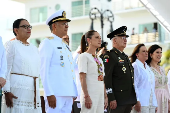 Claudia Sheinbaum Dia de la Armada de Mexico en Veracruz 590x393 jpg