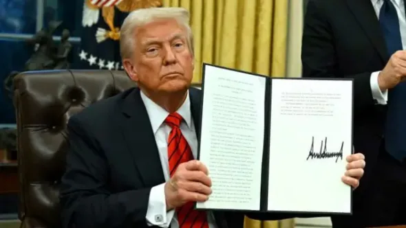 DONALD TRUMP
