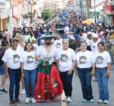 ENCIERRO DE BURROS 1 n 464x430 jpg