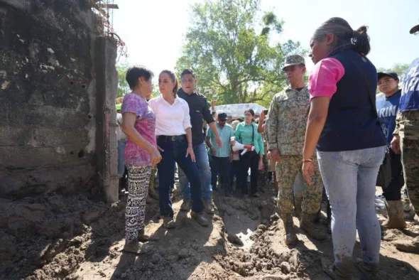 RECORRIDO ZONA AFECTADA DE TAMAZUNCHALE 590x394 jpeg