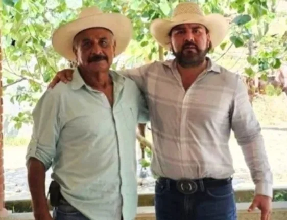 balacean al padre del alcalde