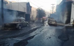 incendio-en-un-taller-en-santa-catarina-nl-se-extiende-a-casas-y-vehiculos