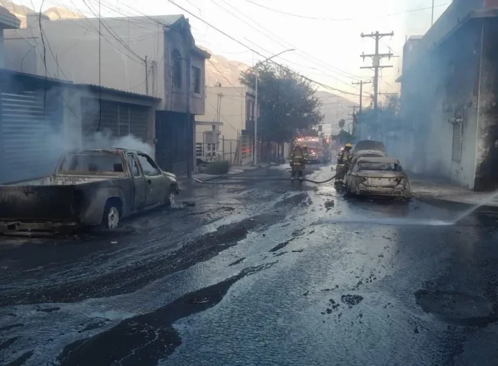 incendio en un taller en santa catarina nl se extiende a casas y vehiculos
