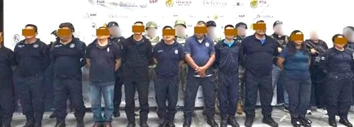 8HUNDEN A LOS 11 POLICI AS DE ATOYAC POR TRES DE1