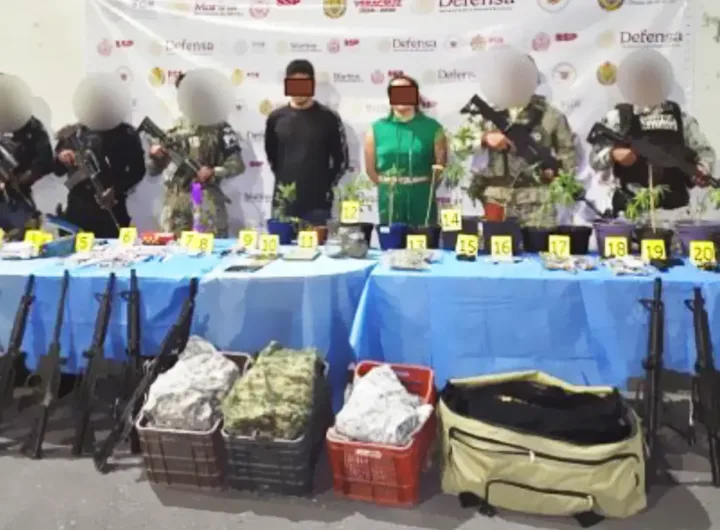 Cateo en Ixtaczoquitlan revela presunto narcolaboratorio. Detienen a dos personas con cristal marihuana basculas y hasta maquina selladora