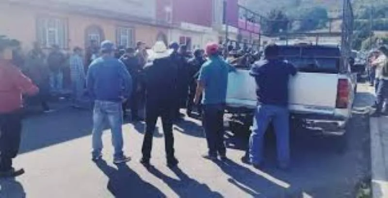 gresca contra la policia jpg