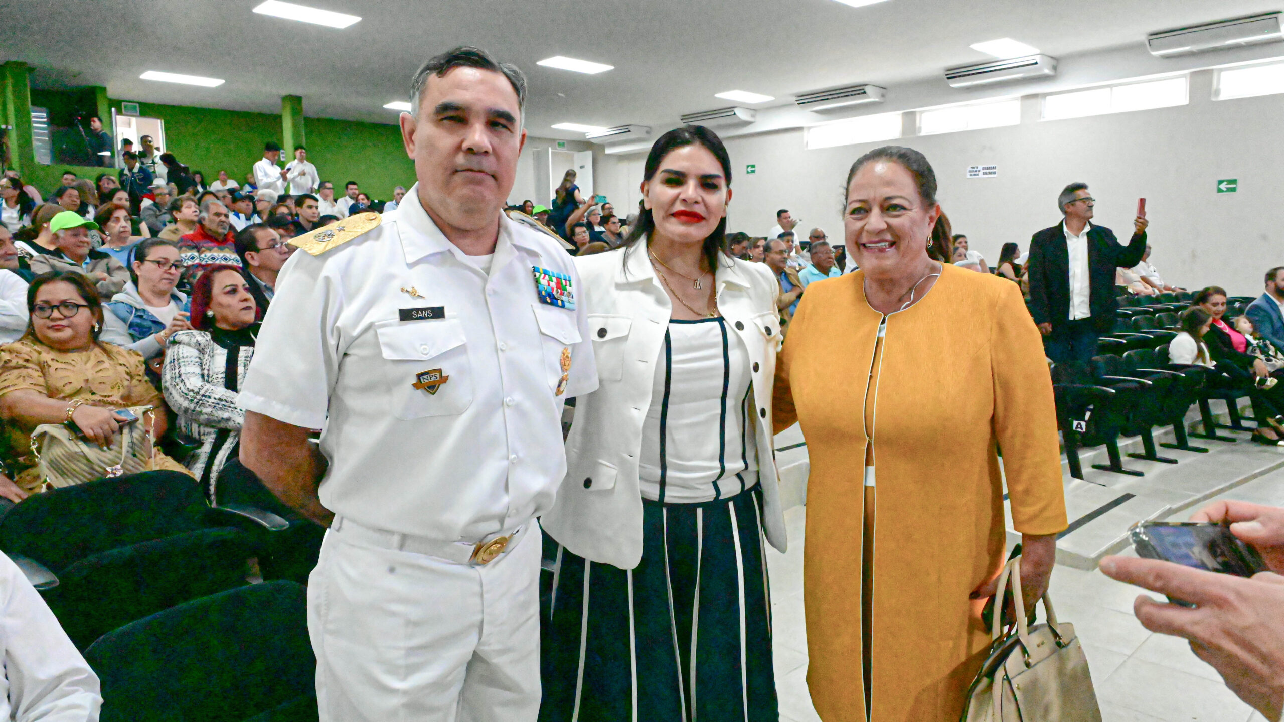 Rinde protesta Beto Cobos como alcalde de Alvarado; promete gobierno de territorio con voz para el pueblo LES 13561 scaled