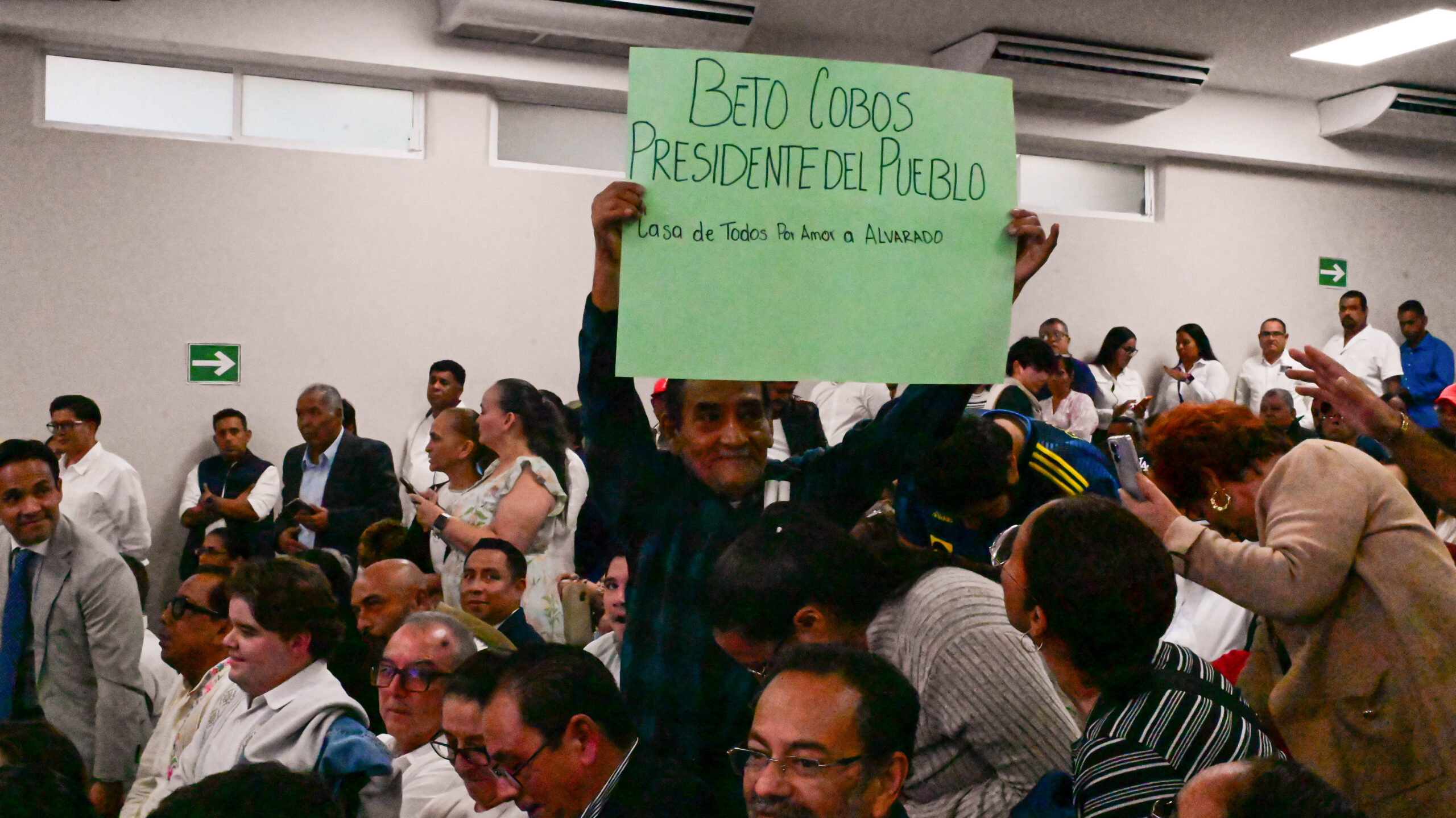 Rinde protesta Beto Cobos como alcalde de Alvarado; promete gobierno de territorio con voz para el pueblo LES 16471 scaled