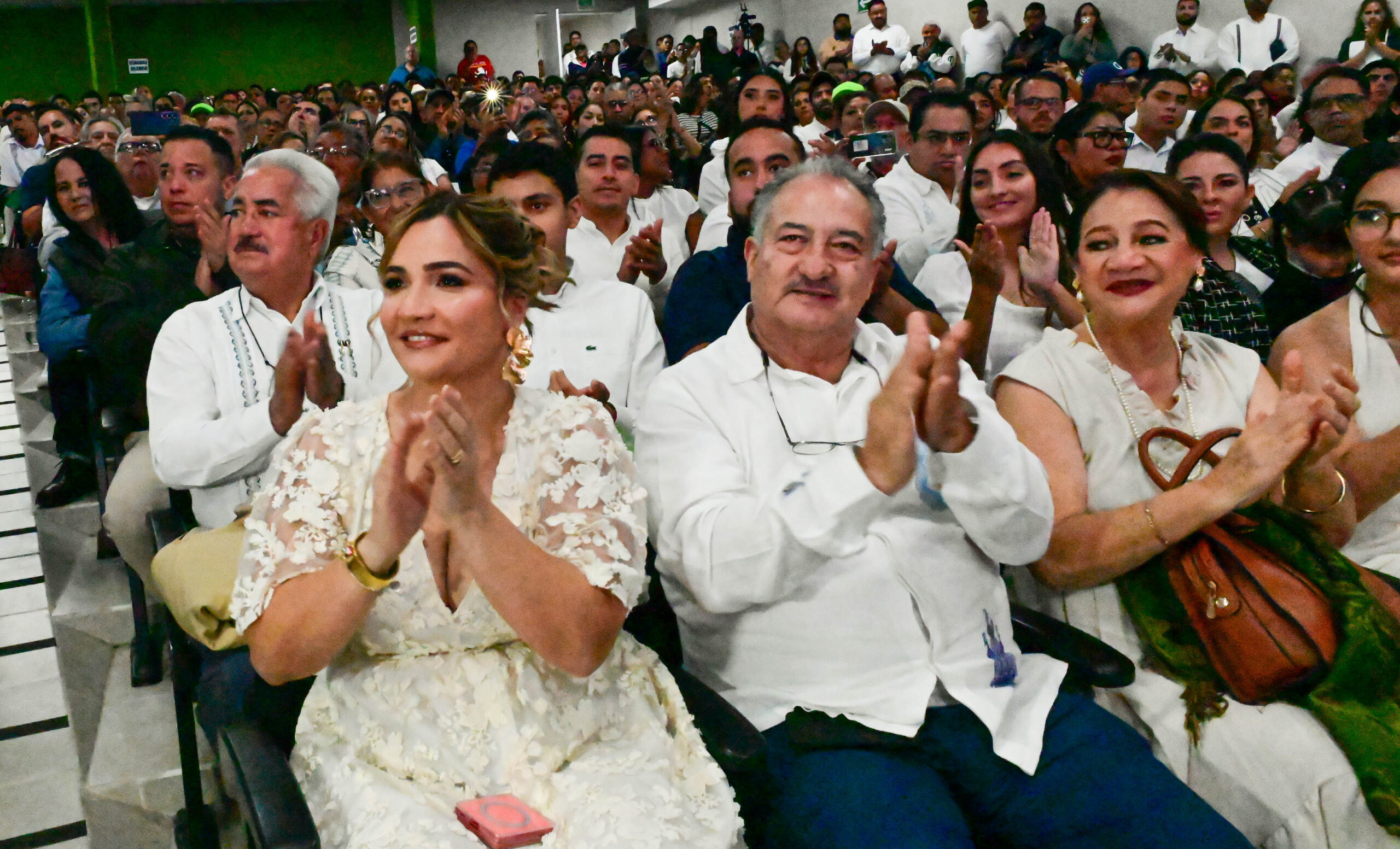 Rinde protesta Beto Cobos como alcalde de Alvarado; promete gobierno de territorio con voz para el pueblo LES 16721 scaled