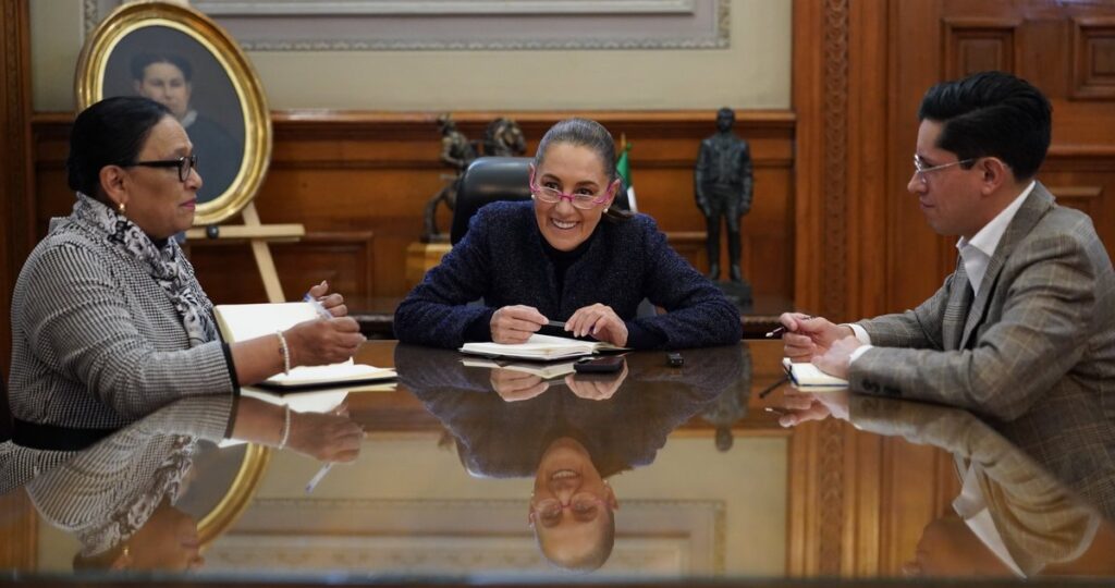 claudia sheinbaum presidenta llamada papa leon xiv