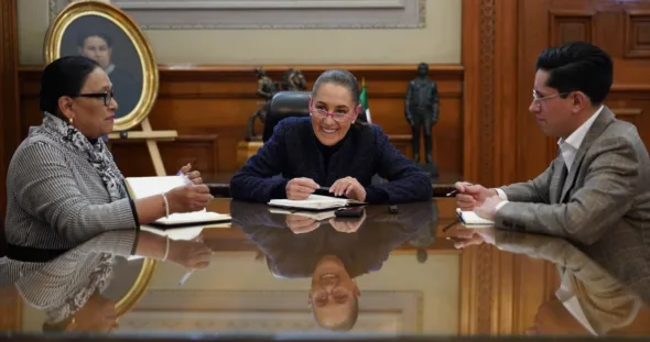 claudia sheinbaum presidenta llamada papa leon xiv 590x311 jpg