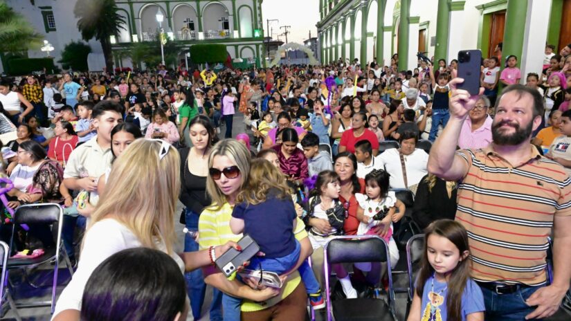 Ayuntamiento de Alvarado y DIF Municipal celebran el Día de Reyes con la niñez alvaradeña REYES 4