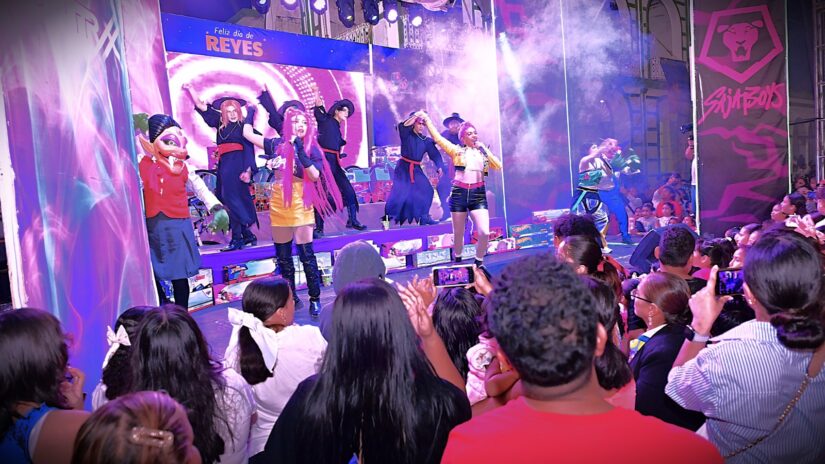 Ayuntamiento de Alvarado y DIF Municipal celebran el Día de Reyes con la niñez alvaradeña REYES 8