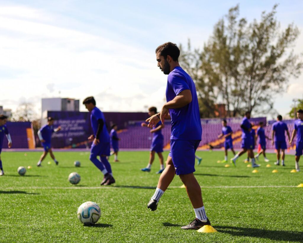 060 LISTO FUTBOL CLUB RACING PARA ALBERGAR EL LUNES PREMIER 2