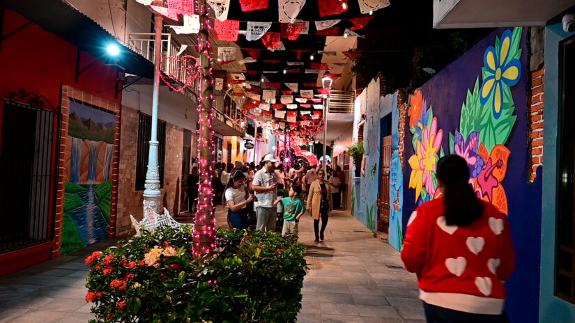 Inaugura Beto Cobos nuevos atractivos turísticos en centro de Alvarado CALLEJON DEL BESO2